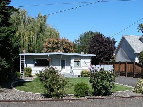 2nd image of 423 Warner Ave
