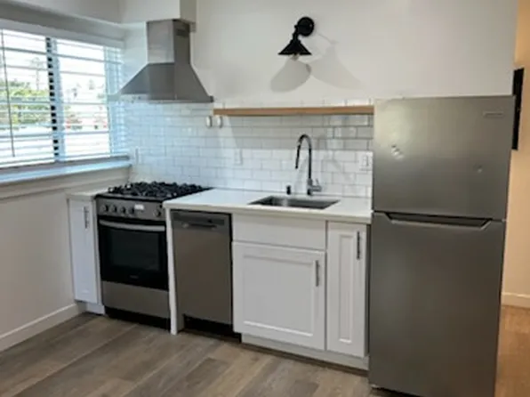 16 W Mission St #19, Santa Barbara, CA 93101