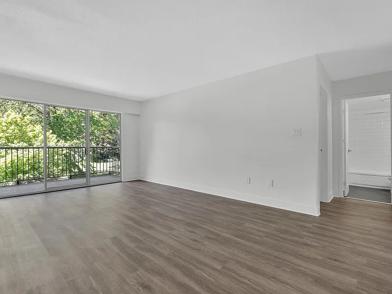 707 Esquimalt Rd — Photo 14