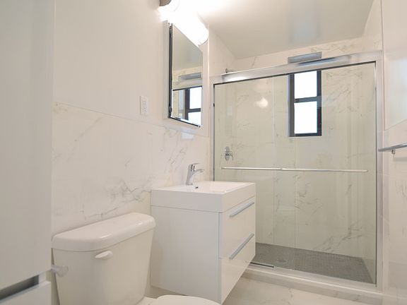 River Hill Gardens - Bathroom - M85-01A