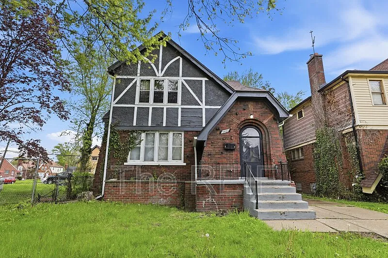 2 bed, 1.0 bath, $1,100 — Photo 3