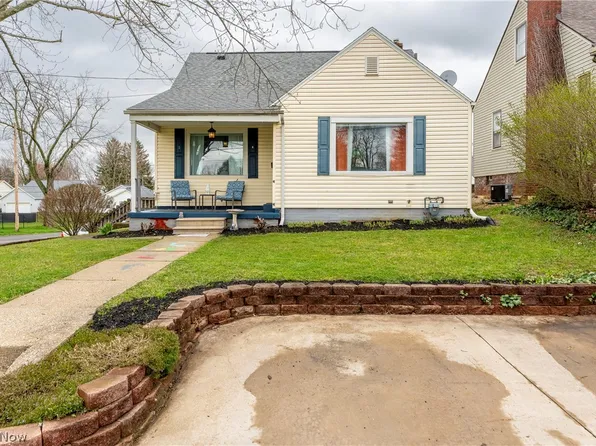 1303 Warrick Pl NE, Canton, OH 44714