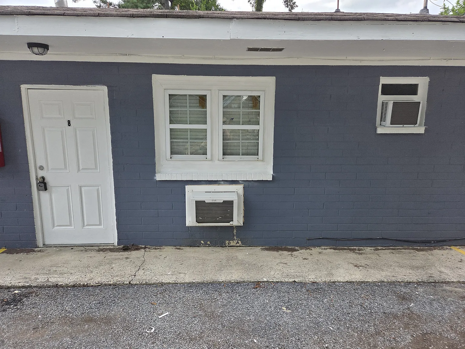 Avenue E Apartments - A8 — Photo 1