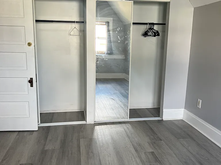 628 College St #1 — Photo 11