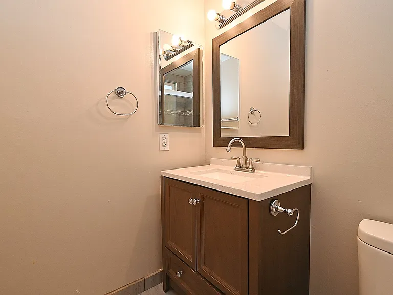 Upstairs Hallway Bathroom