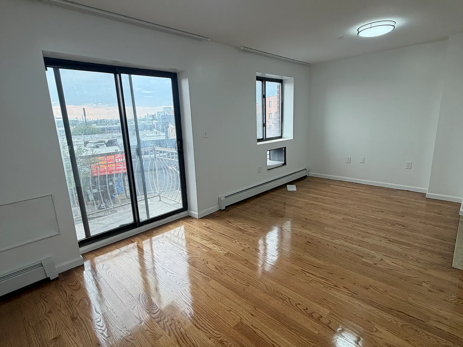 2 bed, 780 sqft, $2,700 — Photo 2