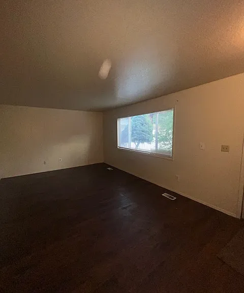 1896 N Allumbaugh St — Photo 14