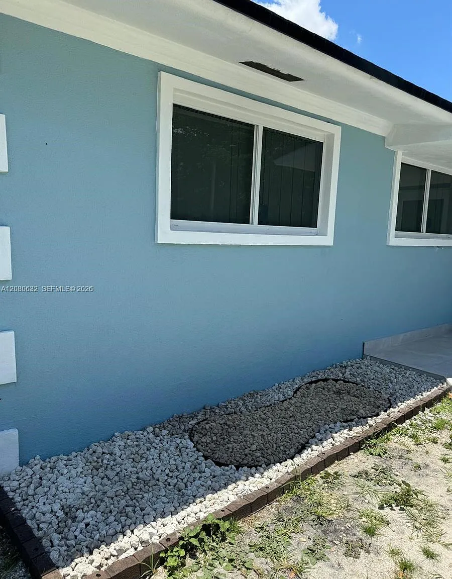 West Silver Crest — Photo 1