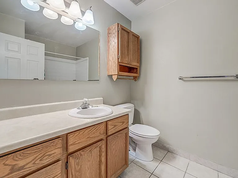 642 N 200 E #304 — Photo 8