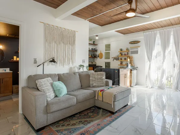 75-5873 Walua Rd APT 212, Kailua Kona, HI 96740