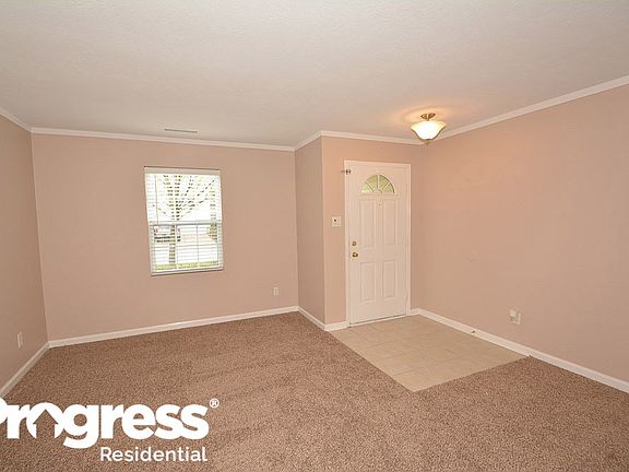 3rd image of 10402 Fairmont Ln