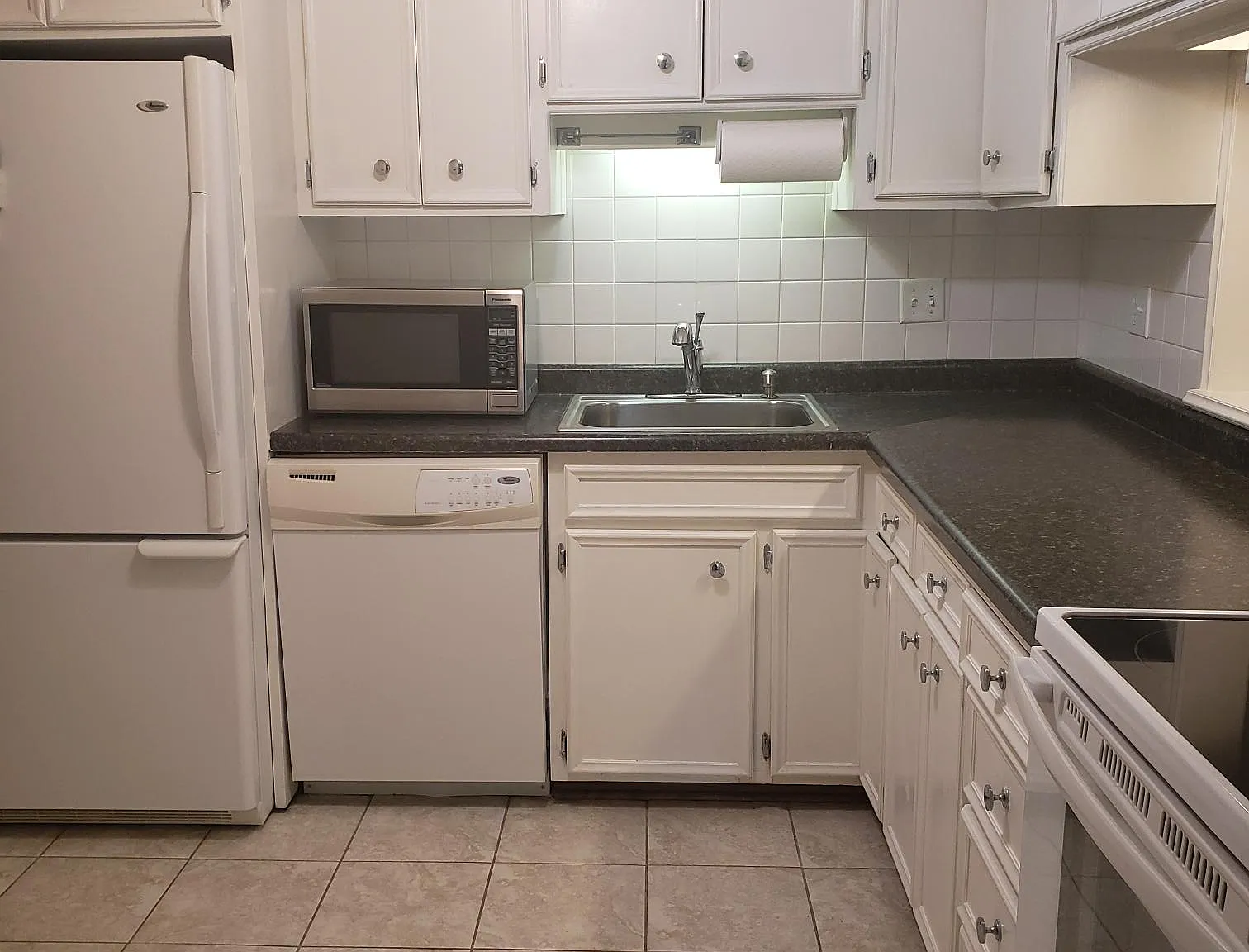 2 bed, 1250 sqft, $2,198 — Photo 4