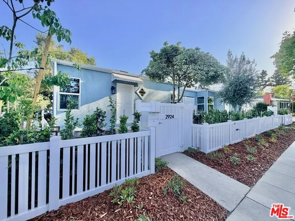2924 W Riverside Dr, Burbank, CA 91505