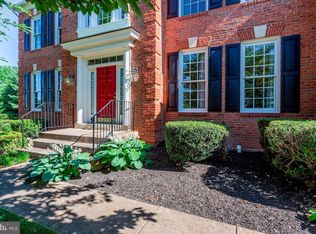 14340 Compton Village Dr, Centreville, VA 20121
