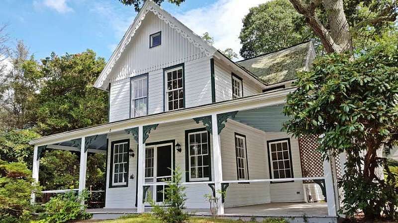 1st image of 8 Wesley Ave