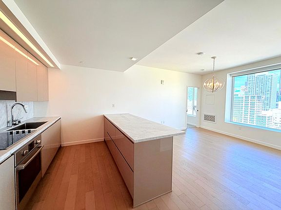 5th image of 1050 S Grand Ave Unit 1404