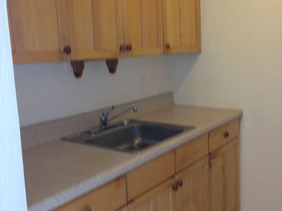 5th image of 1090 NE 129th St APT 404
