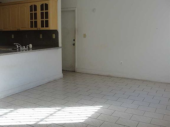 5th image of 6275 NW 201st Ln