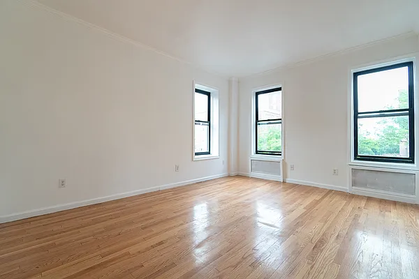 Rented by Camelot Realty Group | media 6