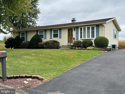 37 1st St, Windsor, PA, 17366