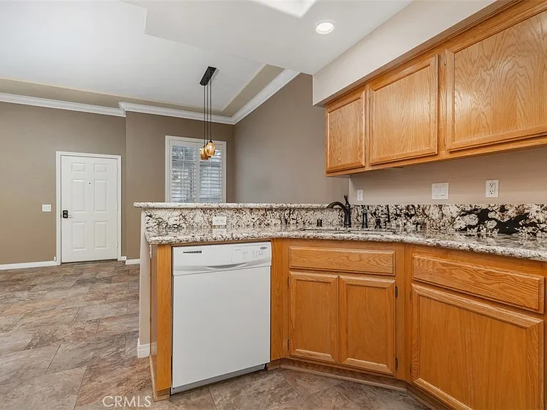 64 Mission Ct — Photo 10