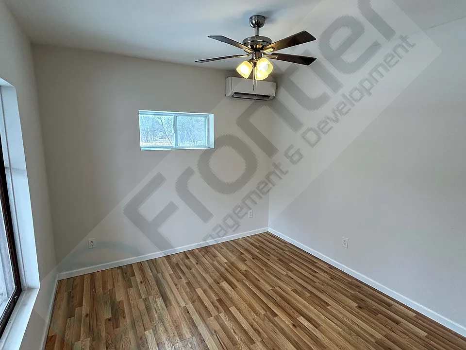 729 Monteagle St #1