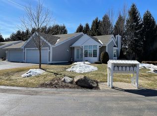 879 Clarewood Ct, Holland, MI 49423