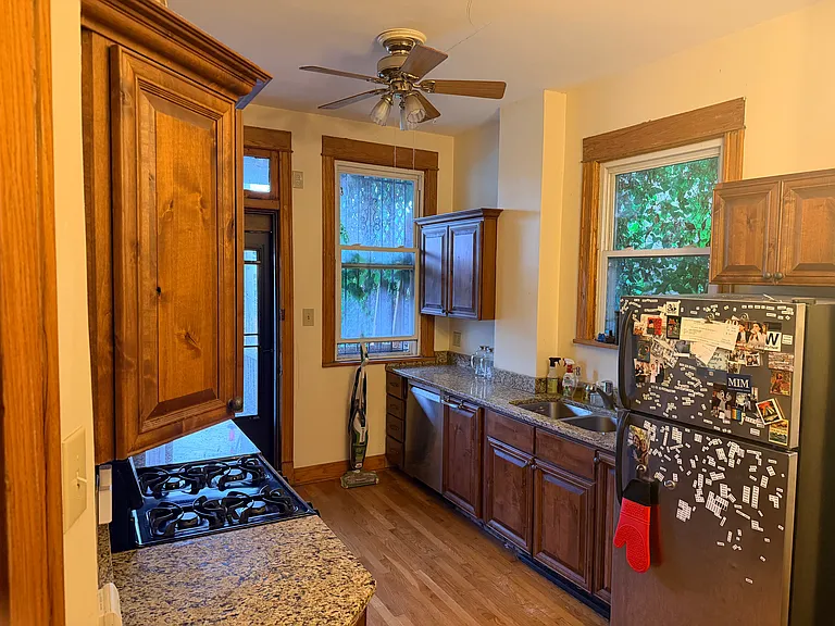 1213 W Addison St #2 — Photo 6