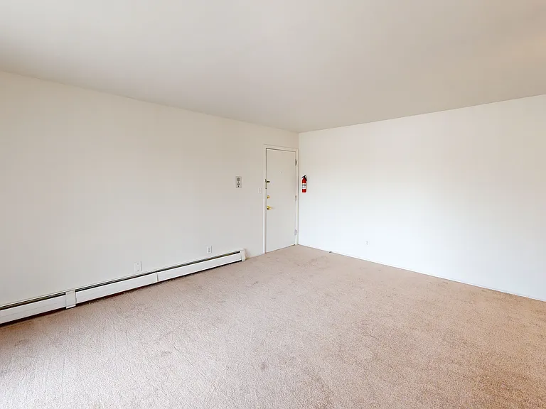 Denway Circle Apartments — Photo 29