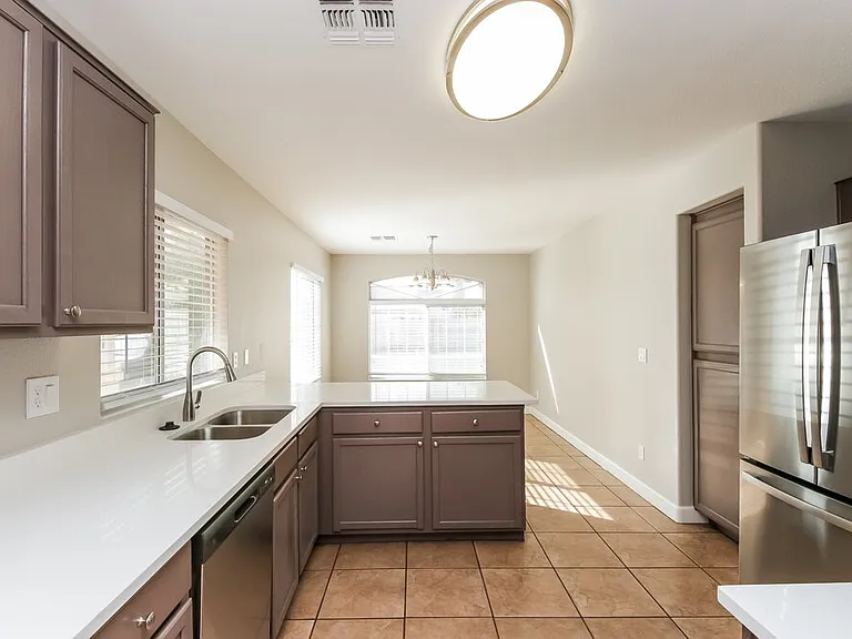 631 N Williams St — Photo 7