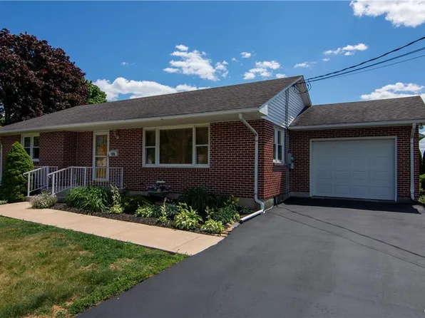 105 E 2nd St, Wind Gap, PA 18091