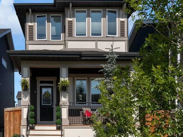 317 E Sundown Rd S, Cochrane, AB T4C 2T2