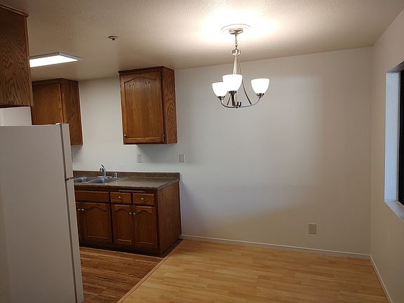4th image of 525 Grande Ave