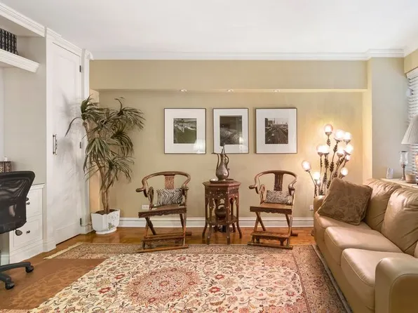 110 East 57th Street image 3 of 8