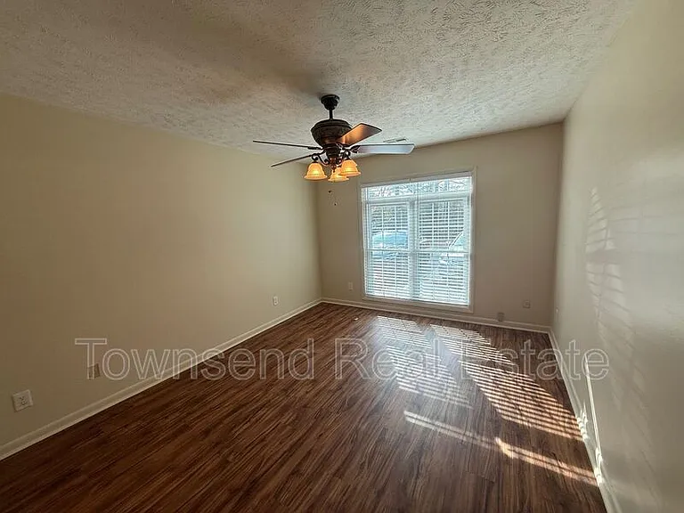 2752 Helaman Ct #3 — Photo 8