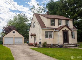 25 S Edward St, Sayreville, NJ 08872