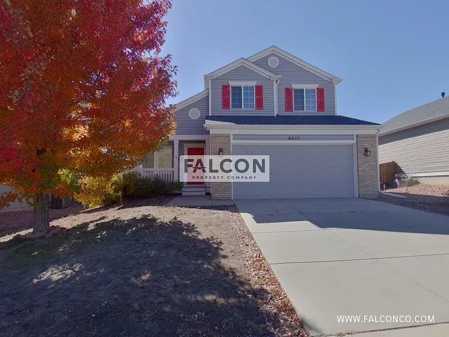 Sensational Home in Stetson Hills! — Photo 1