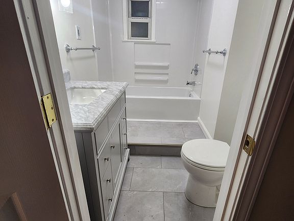 5th image of 27 Bullis Dr #1