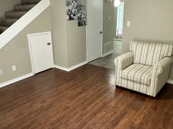 527 Tupelo Dr #100, Longview, TX 75601