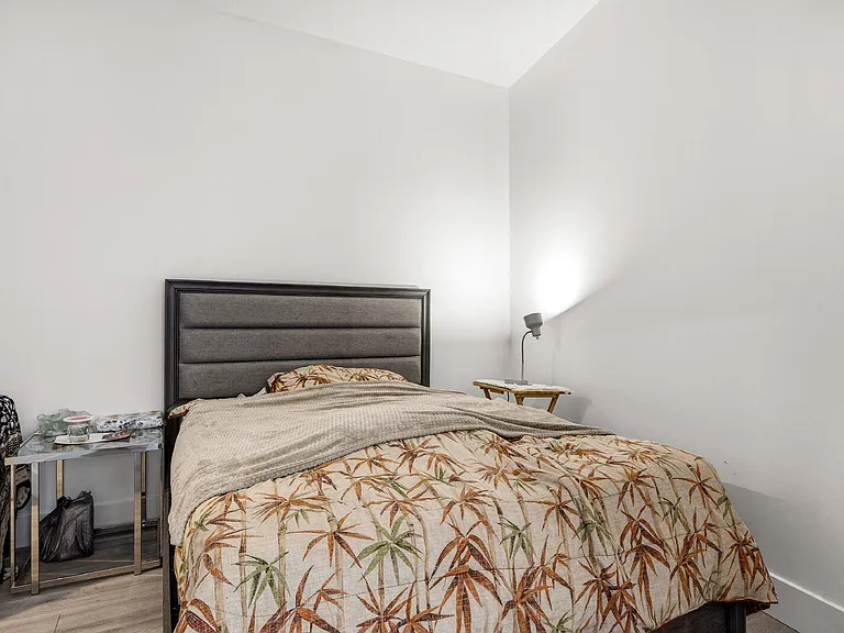 111 N 12th St #1707 — Photo 28
