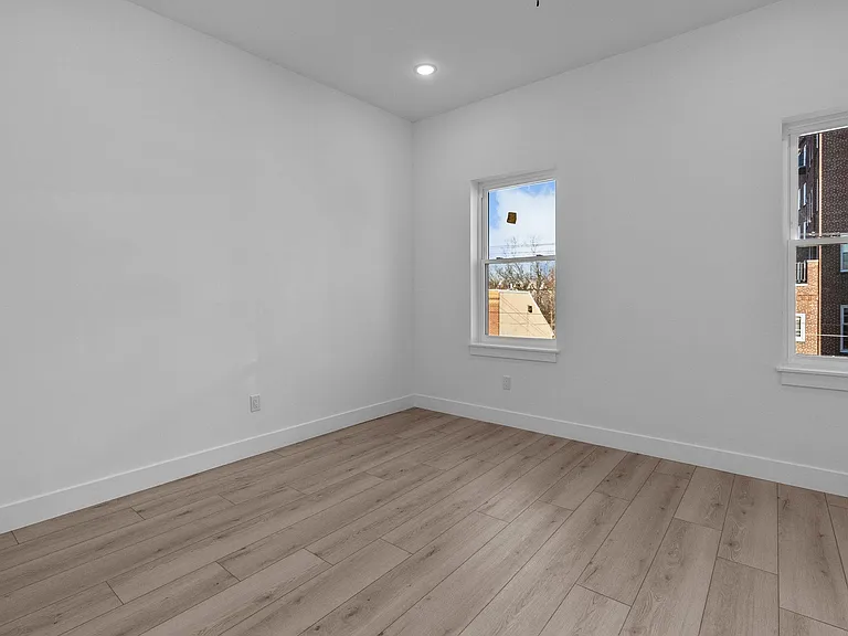 4028 Parrish St #3 — Photo 9