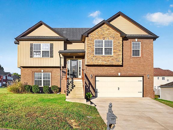 2nd image of 200 Autumn Terrace Ln
