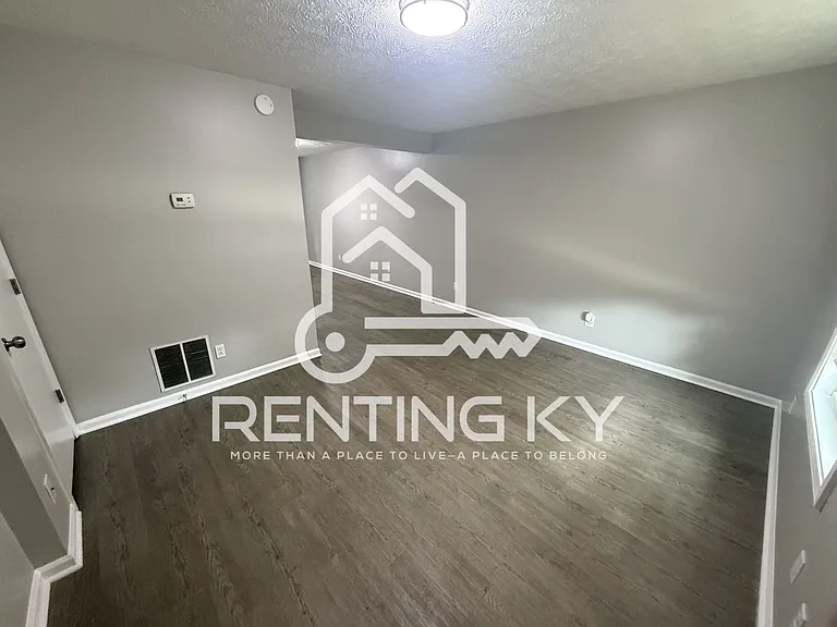 1663 Foxhaven Dr — Photo 2