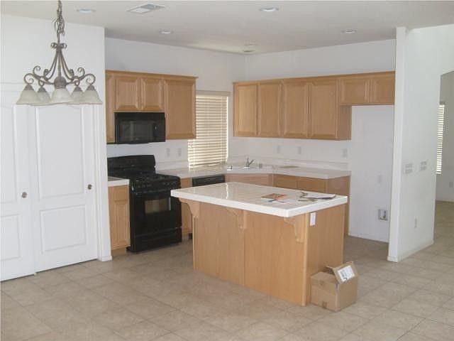 2nd image of 735 Nantucket St