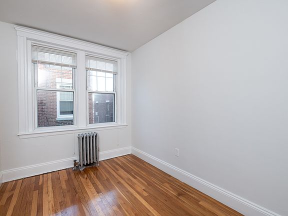 3rd image of 288-290 Chestnut Hill Ave #18