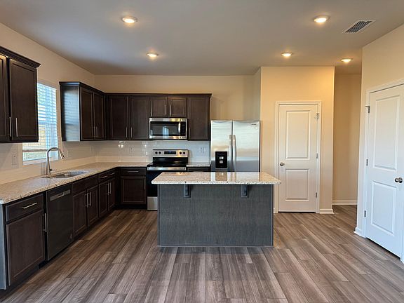 3rd image of 3513 Arctic Brook St
