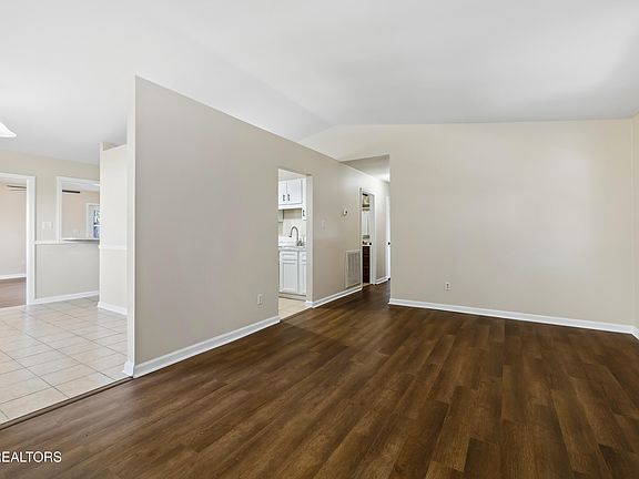 3rd image of 4525 Shane Ln NW