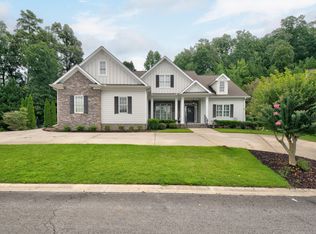 1803 Saint Ives Pl, Dalton, GA 30720