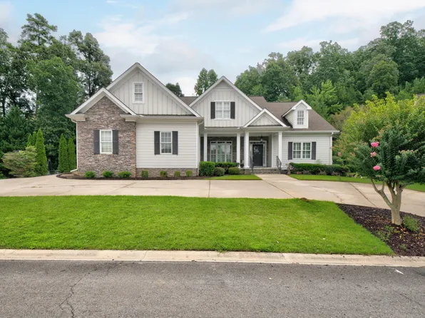 1803 Saint Ives Pl, Dalton, GA 30720