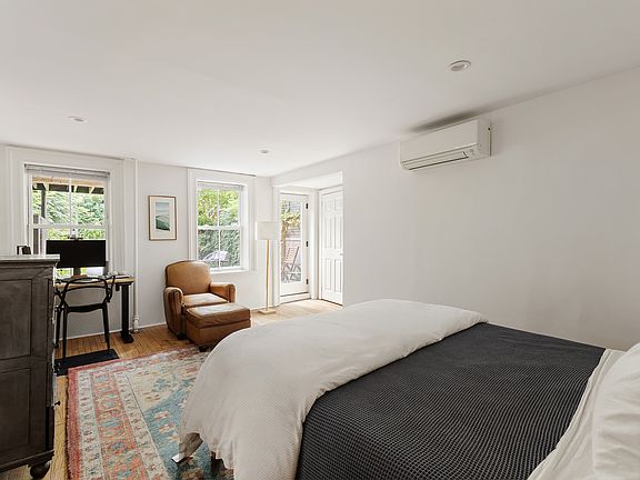 3rd image of 177 Bergen St Floor 1